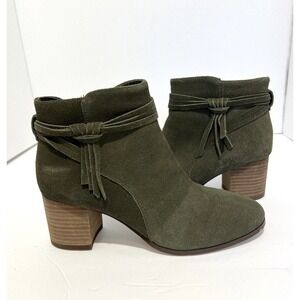 Violet & Red Jenna Green Suede Booties Sz. 6.5